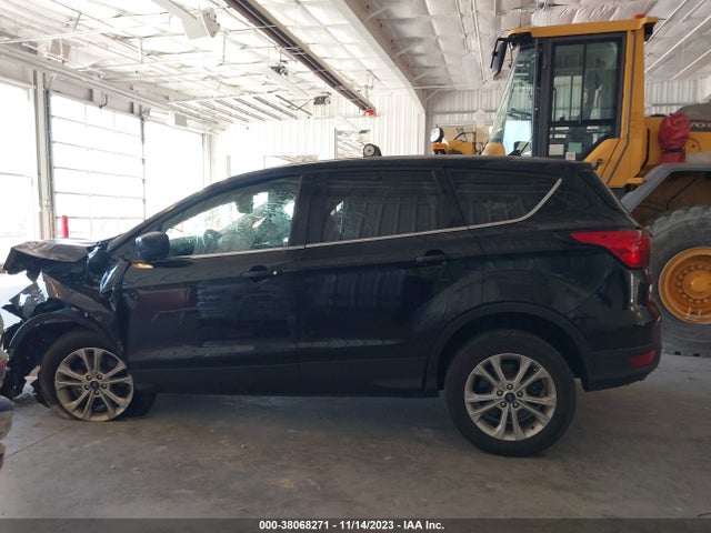 38068271 :رقم المزاد ، 1FMCU9GD8KUA29011 vin ، 2019 Ford Escape Se مزاد بيع