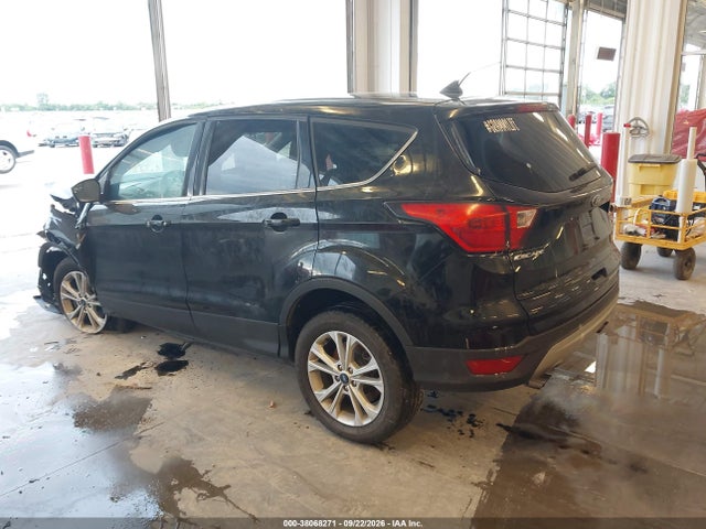 38068271 :رقم المزاد ، 1FMCU9GD8KUA29011 vin ، 2019 Ford Escape Se مزاد بيع