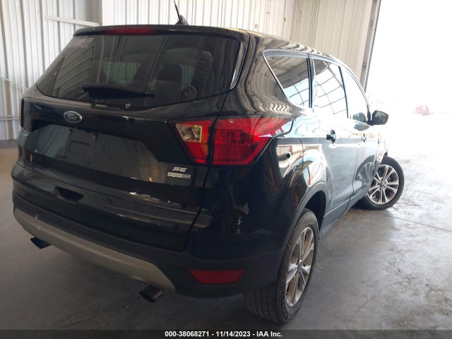 38068271 :رقم المزاد ، 1FMCU9GD8KUA29011 vin ، 2019 Ford Escape Se مزاد بيع