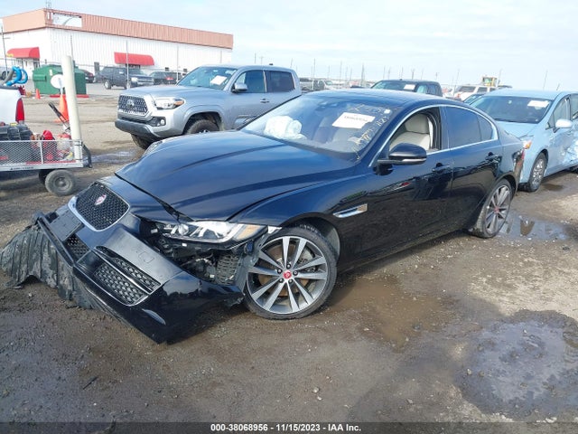 2018 JAGUAR XE SAJAK4GX0JCP37788 Photo 1