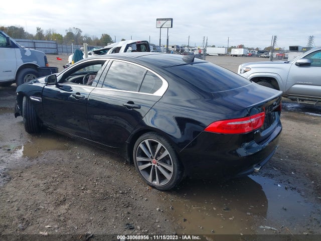 2018 JAGUAR XE SAJAK4GX0JCP37788 Photo 2