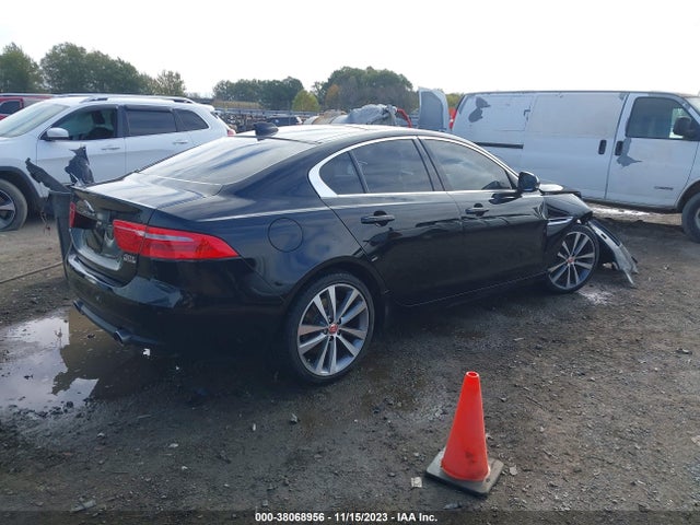2018 JAGUAR XE SAJAK4GX0JCP37788 Photo 3