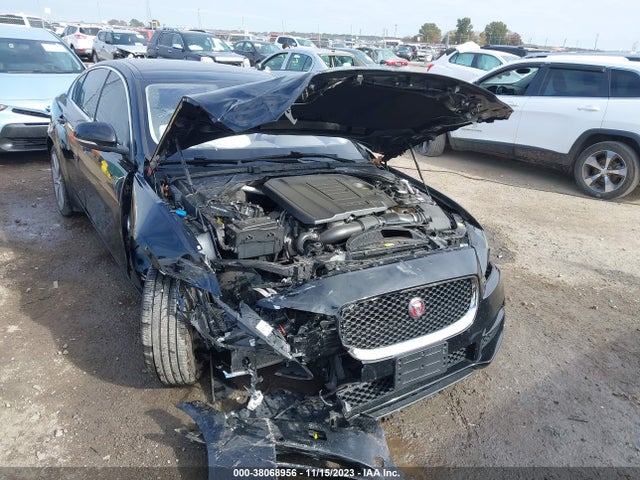 2018 JAGUAR XE SAJAK4GX0JCP37788 Photo 5