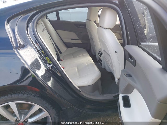 2018 JAGUAR XE SAJAK4GX0JCP37788 Photo 7