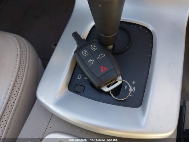 2012 VOLVO C70 YV1672MC8CJ128128 Photo 10