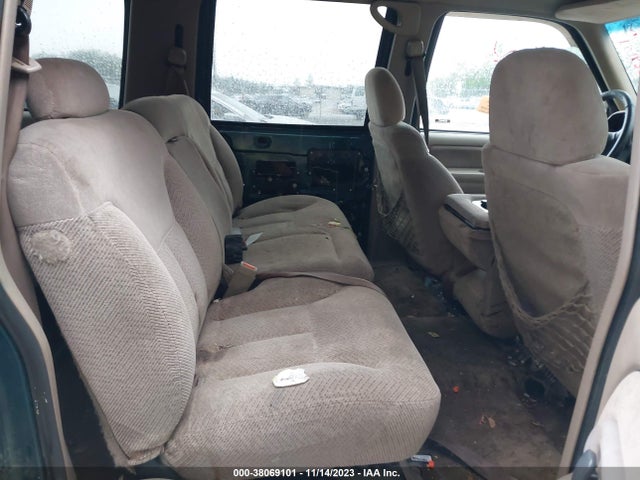 1999 GMC SUBURBAN 1500 SL VIN: 3GKEC16R2XG549783