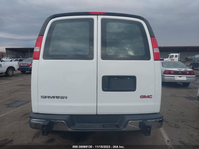 GMC Savana 2500 Work Van 2017 1GTW7AFFXH1908081 Image 16