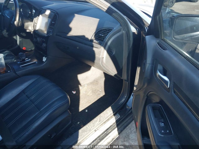 Chrysler 300 S 2014 2C3CCABG2EH343386 Image 5