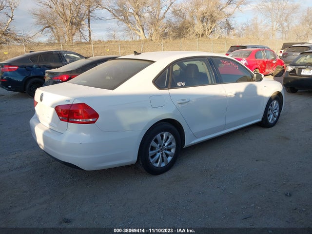 1VWAS7A39EC062449 Volkswagen Passat 1.8t Wolfsburg Edition