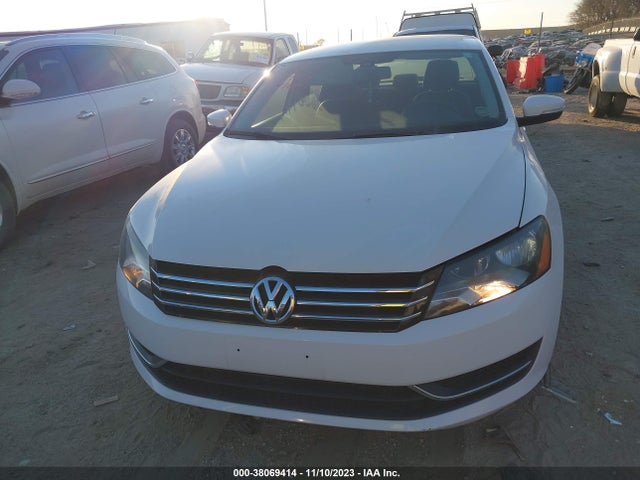 1VWAS7A39EC062449 Volkswagen Passat 1.8t Wolfsburg Edition