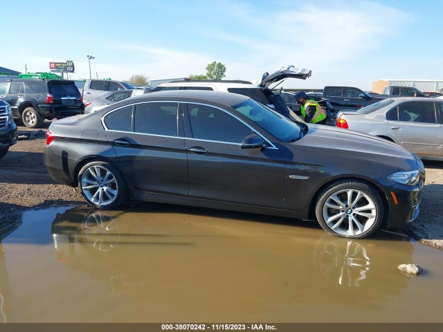 BMW 535i Xdrive 2016 WBA5B3C5XGG258727 Image 13