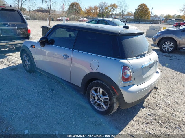 2012 MINI COOPER WMWSU3C5XCT262467 Photo 2