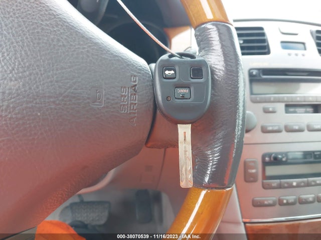 2005 LEXUS ES 330 VIN: JTHBA30G855094724