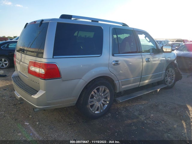 2011 LINCOLN NAVIGATOR VIN: 5LMJJ2H51BEJ06744