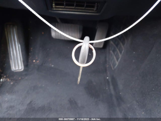 2000 LEXUS SC 300 VIN: JT8CD32Z3Y1007141