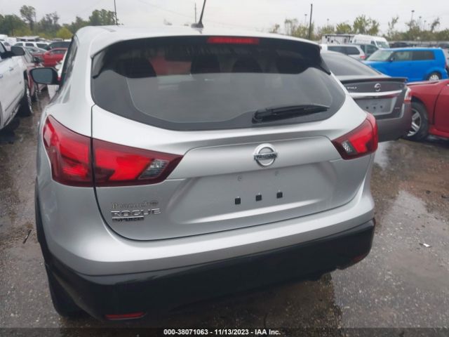 JN1BJ1CP8JW160164 Nissan Rogue Sport S