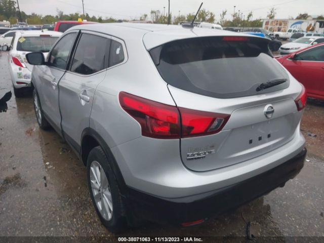 JN1BJ1CP8JW160164 Nissan Rogue Sport S
