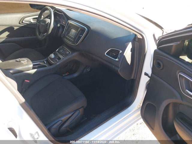 Chrysler 200 Limited 2015 1C3CCCAB1FN620863 Image 5