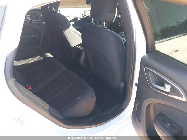 Chrysler 200 Limited 2015 1C3CCCAB1FN620863 Image 8