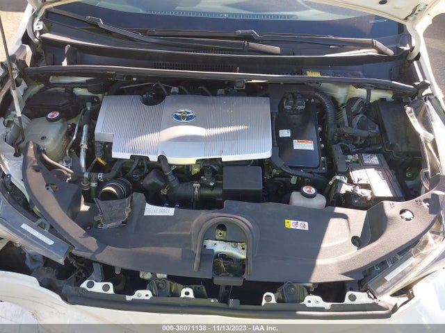 Toyota Prius Two 2018 JTDKBRFU5J3069753 Image 10