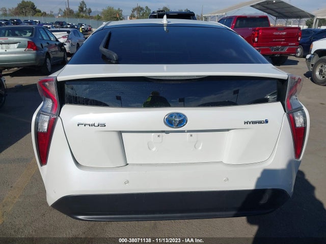 Toyota Prius Two 2018 JTDKBRFU5J3069753 Image 16