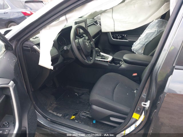 2019 TOYOTA RAV4 LE VIN: JTMF1RFV0KD015396