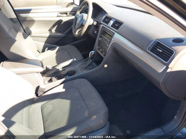 2013 VOLKSWAGEN PASSAT 2.5L S VIN: 1VWAP7A3XDC032232