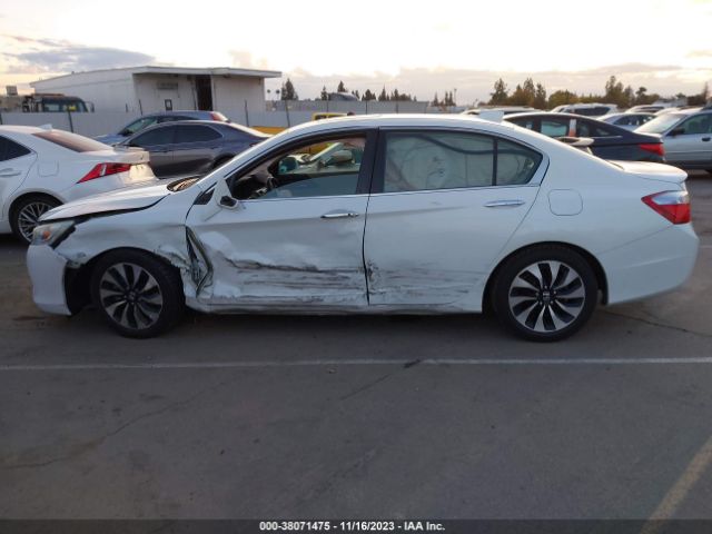 1HGCR6F77EA010134 Honda Accord Hybrid Touring