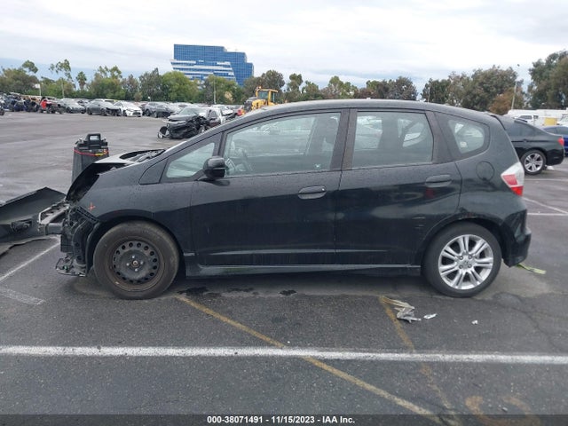2010 HONDA FIT SPORT VIN: JHMGE8H69AC010354