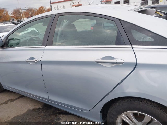 2013 HYUNDAI SONATA GLS VIN: 5NPEB4AC2DH748452