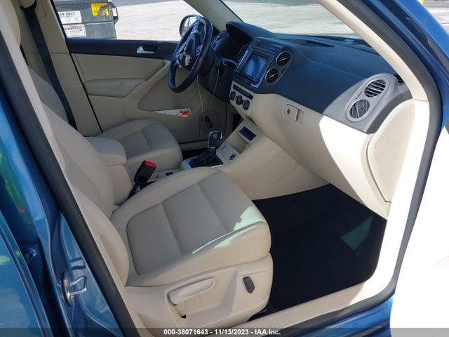 WVGSV7AX8HW506503 Volkswagen Tiguan 2.0t Wolfsburg Edition