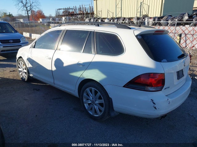2013 VOLKSWAGEN JETTA SPORTWAGEN TDI W/SUNROOF VIN: 3VWPL7AJ3DM644517