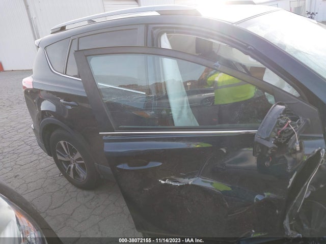 Toyota Rav4 Xle 2018 2T3RFREV3JW730478 Image 12