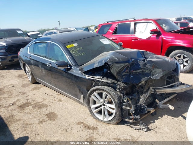 2017 WBA7F2C52HG421430 main image