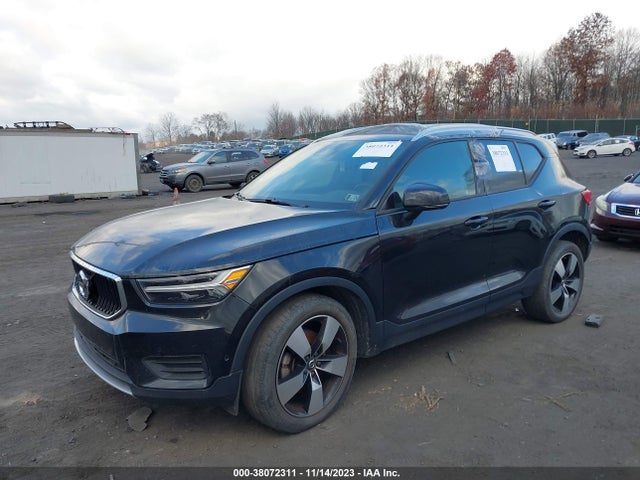 2019 VOLVO XC40 T5 MOMENTUM VIN: YV4162UK7K2153893