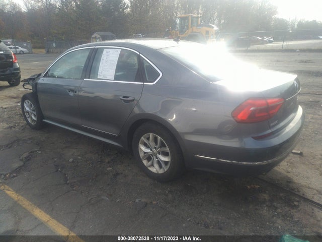 1VWAT7A38GC044721 Volkswagen Passat 1.8t S