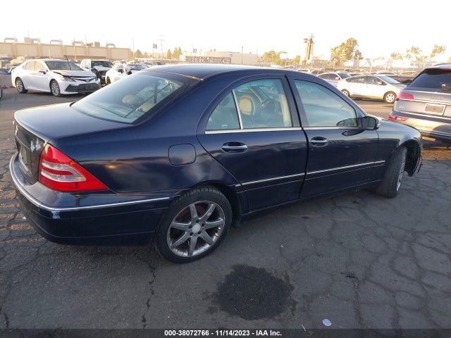 2004 MERCEDES-BENZ C 240 VIN: WDBRF61J44A604228
