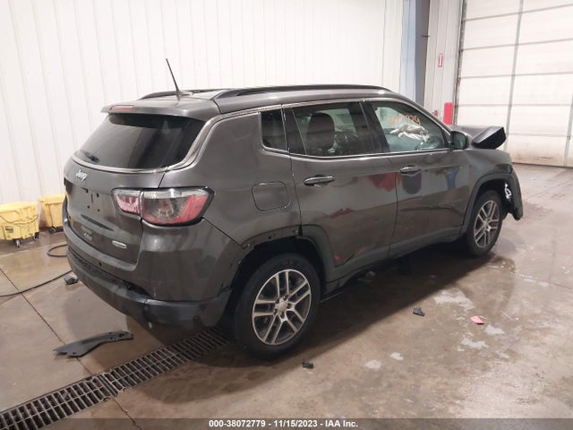 Jeep Compass Latitude 4x4 2018 3C4NJDBB4JT282575 Image 4