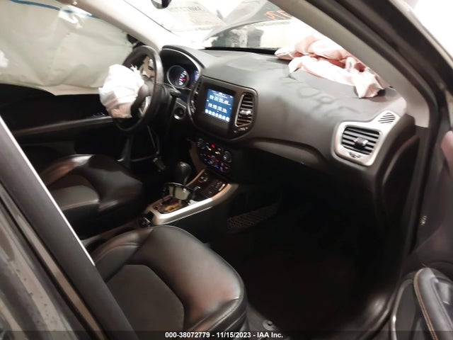 Jeep Compass Latitude 4x4 2018 3C4NJDBB4JT282575 Image 5