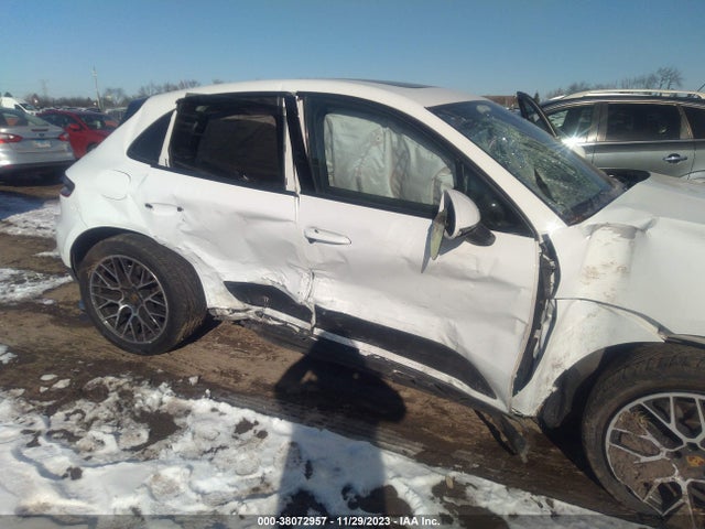 2018 PORSCHE MACAN WP1AA2A5XJLB15162 Photo 5