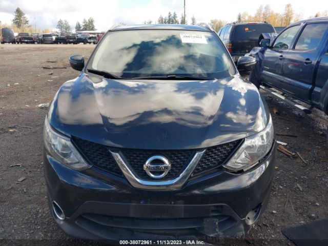 JN1BJ1CR8HW120310 Nissan Rogue Sport Sv