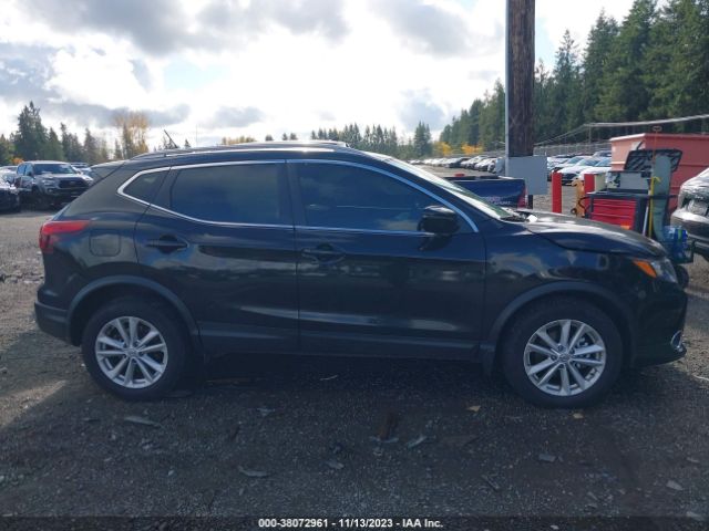 JN1BJ1CR8HW120310 Nissan Rogue Sport Sv