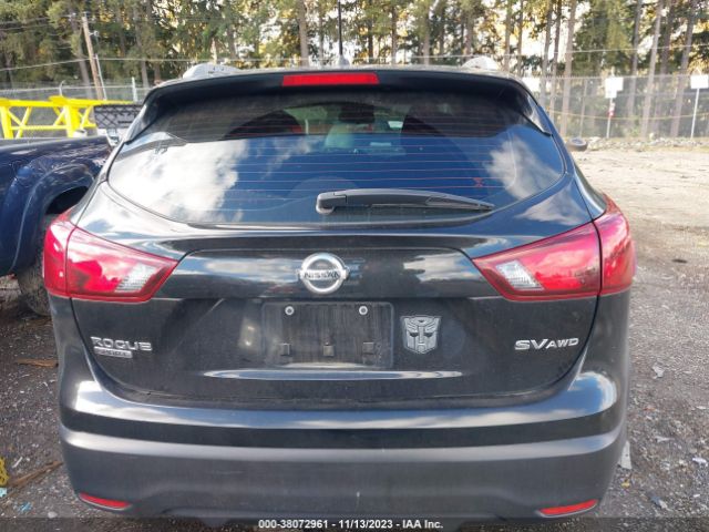 JN1BJ1CR8HW120310 Nissan Rogue Sport Sv