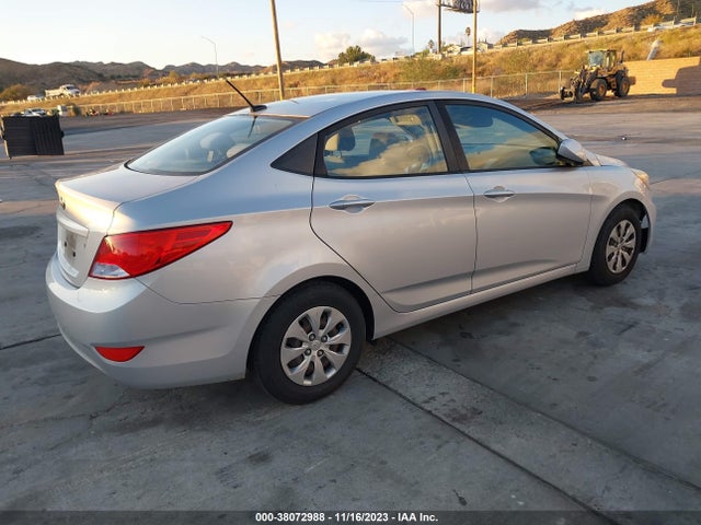 Hyundai ACCENT SE 2017 KMHCT4AE1HU273535 Image 4