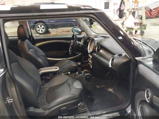 2009 MINI COOPER S WMWMF73599TT94770 Photo 4