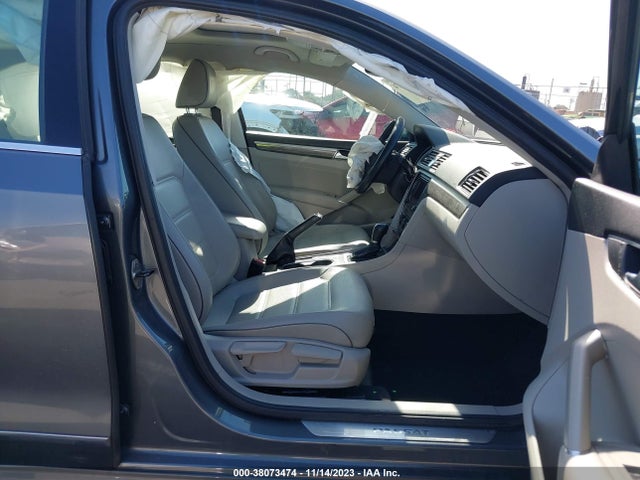 1VWGT7A32HC040773 Volkswagen Passat 1.8t Se