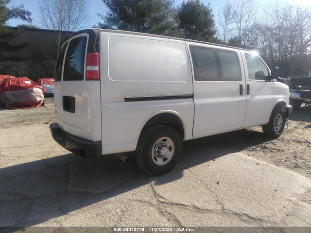 Chevrolet Express 2500 Work Van 2018 1GCWGAFP5J1203588 Image 4