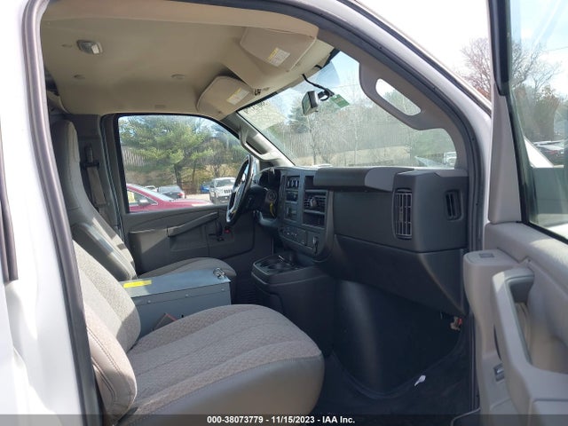 Chevrolet Express 2500 Work Van 2018 1GCWGAFP5J1203588 Image 5
