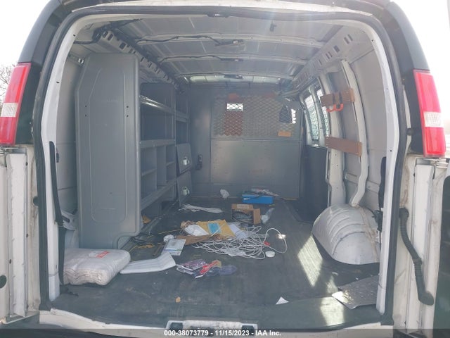 Chevrolet Express 2500 Work Van 2018 1GCWGAFP5J1203588 Image 8