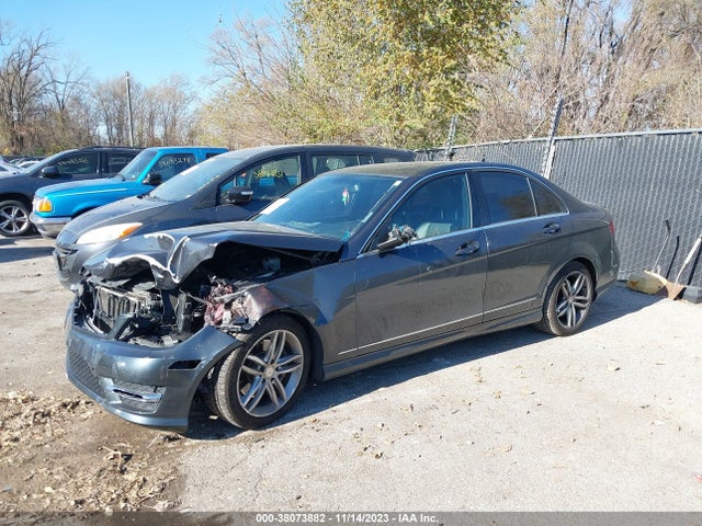 2013 MERCEDES-BENZ C 300 SPORT 4MATIC/LUXURY 4MATIC VIN: WDDGF8AB7DR280566